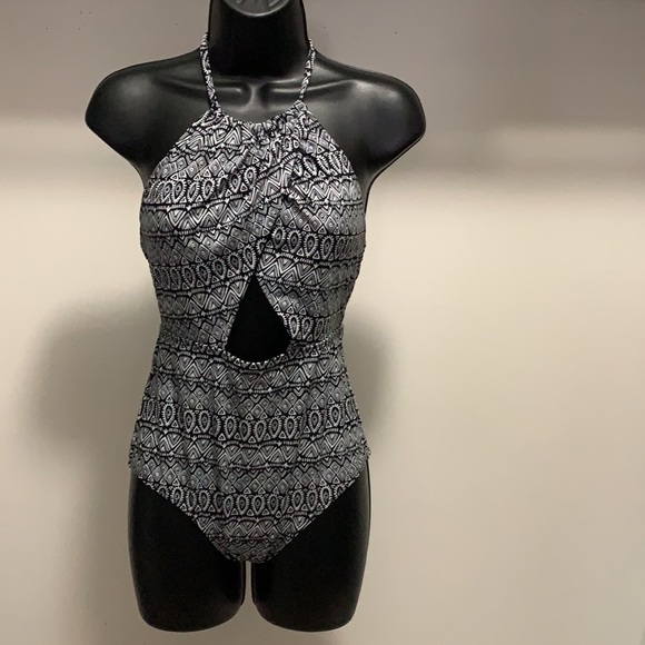 One piece swimsuit - Picture 3 of 4